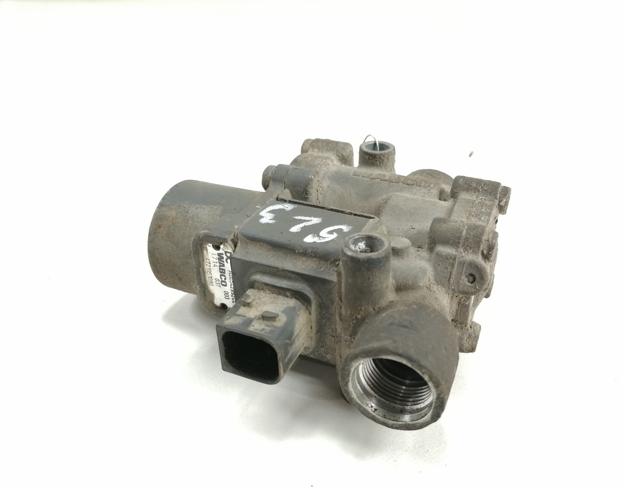 Mercedes-Benz ABS brake valve A0054299244 - Zawór hamulcowy do Samochodów ciężarowych: zdjęcie 1 Mercedes-Benz ABS brake valve A0054299244 - Zawór hamulcowy do Samochodów ciężarowych: zdjęcie 1