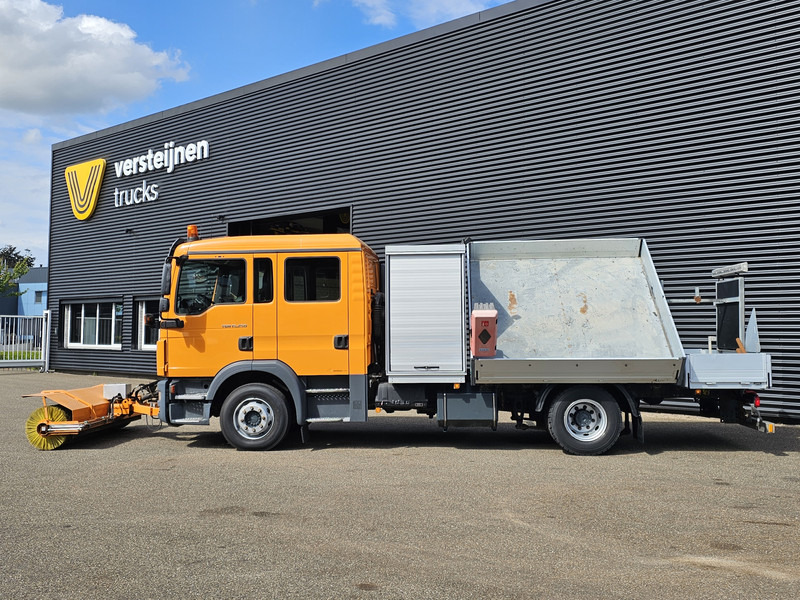 MAN TGM 15.240 BL / TIPPER / DOKA / VEEG / SWEEPER - Zamiatarka uliczna: zdjęcie 2 MAN TGM 15.240 BL / TIPPER / DOKA / VEEG / SWEEPER - Zamiatarka uliczna: zdjęcie 2