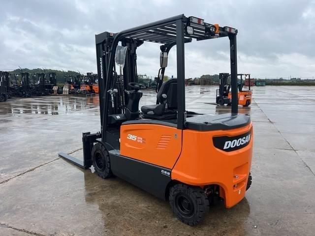 Doosan B35X-7 PLUS - Wózek widłowy elektryczny: zdjęcie 2 Doosan B35X-7 PLUS - Wózek widłowy elektryczny: zdjęcie 2