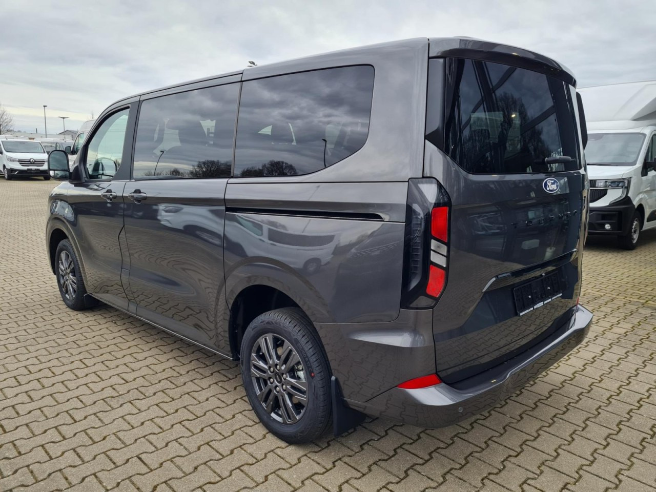 Ford Tourneo Custom 320 L1 AG Titanium X AHK LED NAVI 2X SCHIEBE - Mikrobus: zdjęcie 5 Ford Tourneo Custom 320 L1 AG Titanium X AHK LED NAVI 2X SCHIEBE - Mikrobus: zdjęcie 5