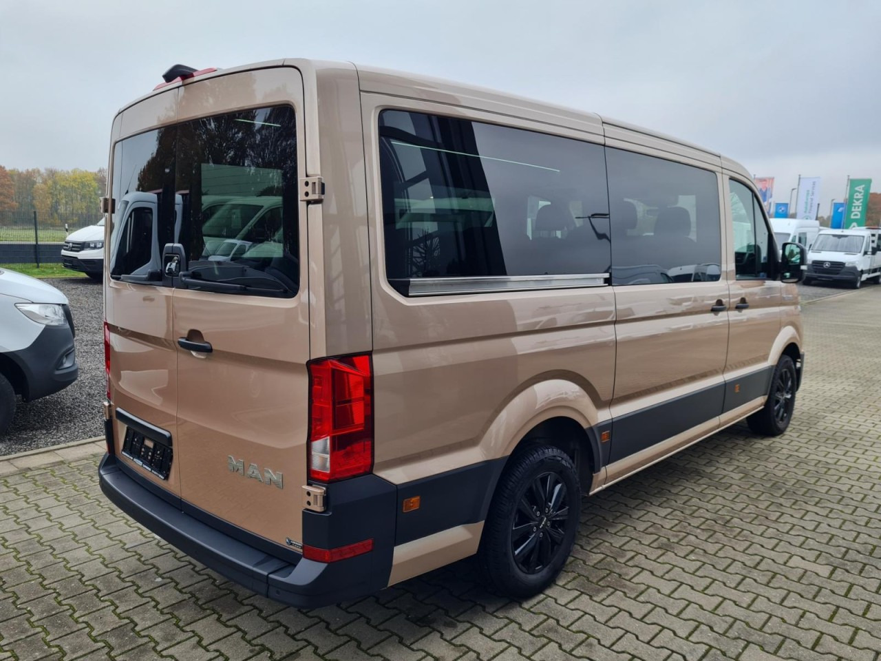 Man TGE 3.180 TDi Kombi 9 Sitze ALU KAMERA LED LEDER Sonderumbau - Minibus, Mikrobus: zdjęcie 4 Man TGE 3.180 TDi Kombi 9 Sitze ALU KAMERA LED LEDER Sonderumbau - Minibus, Mikrobus: zdjęcie 4