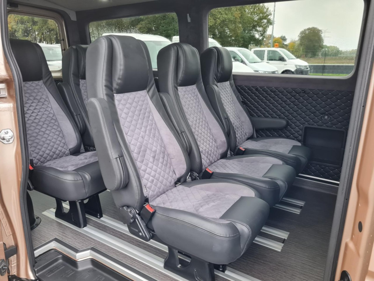 Man TGE 3.180 TDi Kombi 9 Sitze ALU KAMERA LED LEDER Sonderumbau - Samochód dostawczy doka: zdjęcie 4 Man TGE 3.180 TDi Kombi 9 Sitze ALU KAMERA LED LEDER Sonderumbau - Samochód dostawczy doka: zdjęcie 4