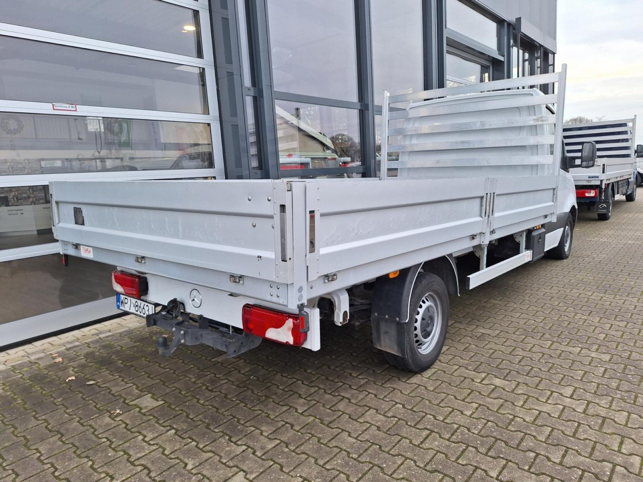 Mercedes-Benz Sprinter 317 CDI Pritsche L4 RWD AHK KLIMA TEMPOMAT - Samochód dostawczy skrzyniowy: zdjęcie 2 Mercedes-Benz Sprinter 317 CDI Pritsche L4 RWD AHK KLIMA TEMPOMAT - Samochód dostawczy skrzyniowy: zdjęcie 2