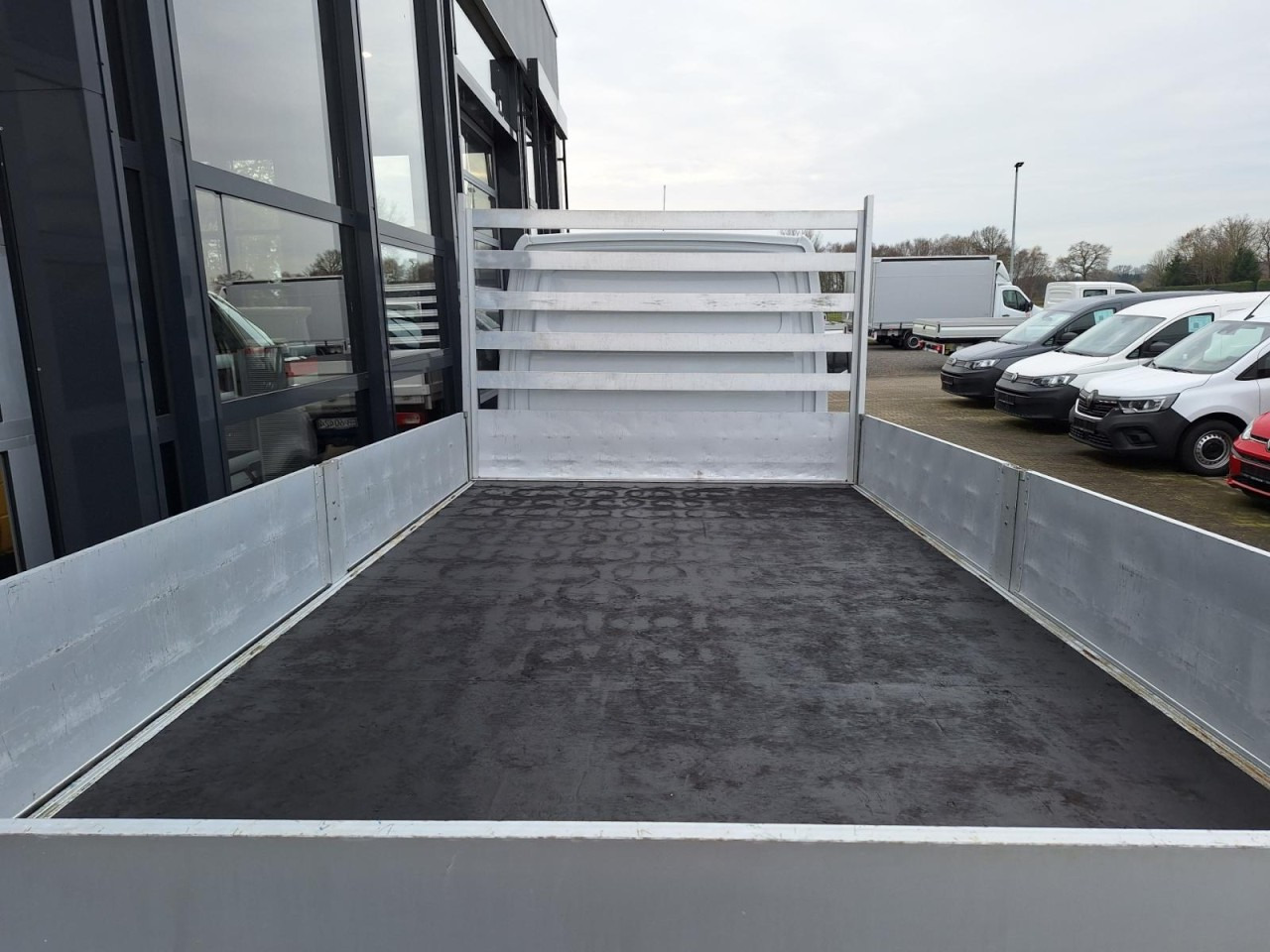 Mercedes-Benz Sprinter 317 CDI Pritsche L4 RWD AHK KLIMA TEMPOMAT - Samochód dostawczy skrzyniowy: zdjęcie 3 Mercedes-Benz Sprinter 317 CDI Pritsche L4 RWD AHK KLIMA TEMPOMAT - Samochód dostawczy skrzyniowy: zdjęcie 3