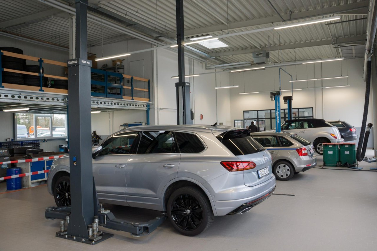 Volkswagen Crafter 35 Kasten TDI L4H3 AHK LED Tempom Ergositz - Furgon: zdjęcie 4 Volkswagen Crafter 35 Kasten TDI L4H3 AHK LED Tempom Ergositz - Furgon: zdjęcie 4