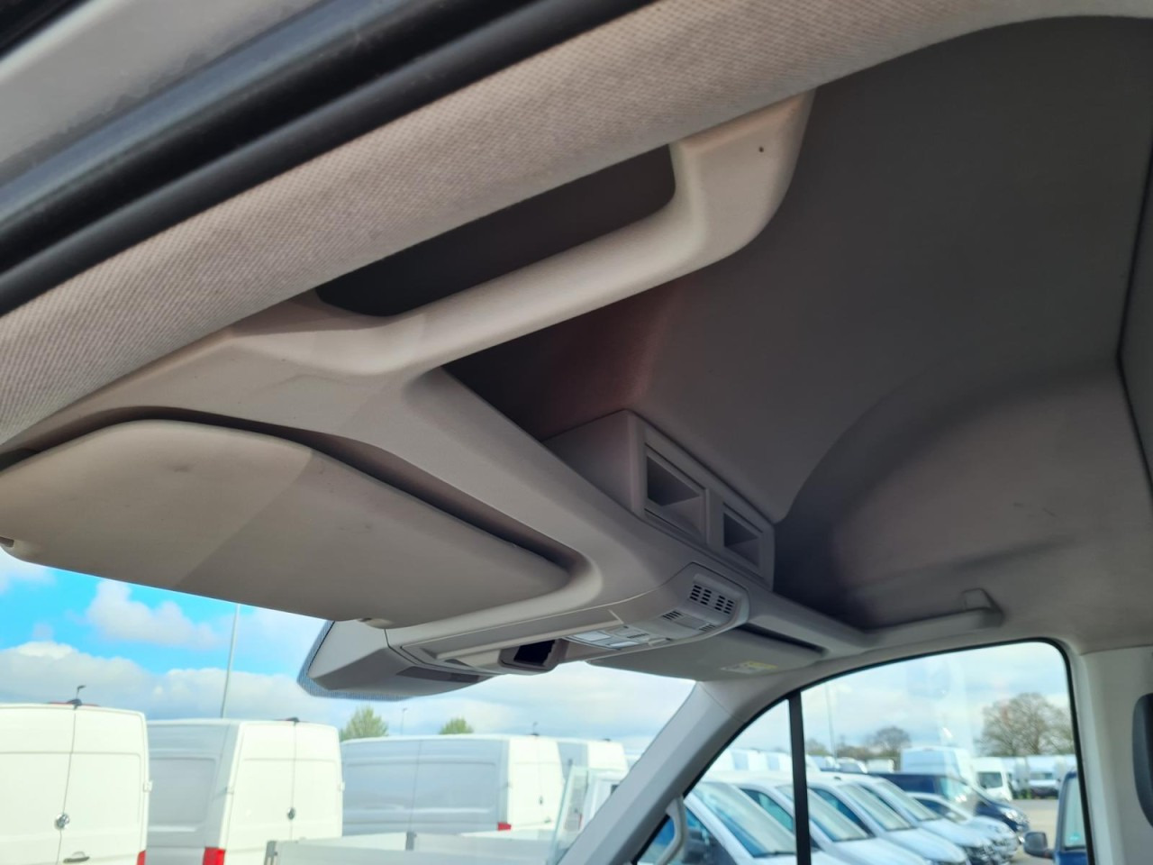 Furgon Volkswagen Crafter 35 Kasten TDI MR hoch NAVI KLIMA TEMPOMAT: zdjęcie 17 Furgon Volkswagen Crafter 35 Kasten TDI MR hoch NAVI KLIMA TEMPOMAT: zdjęcie 17