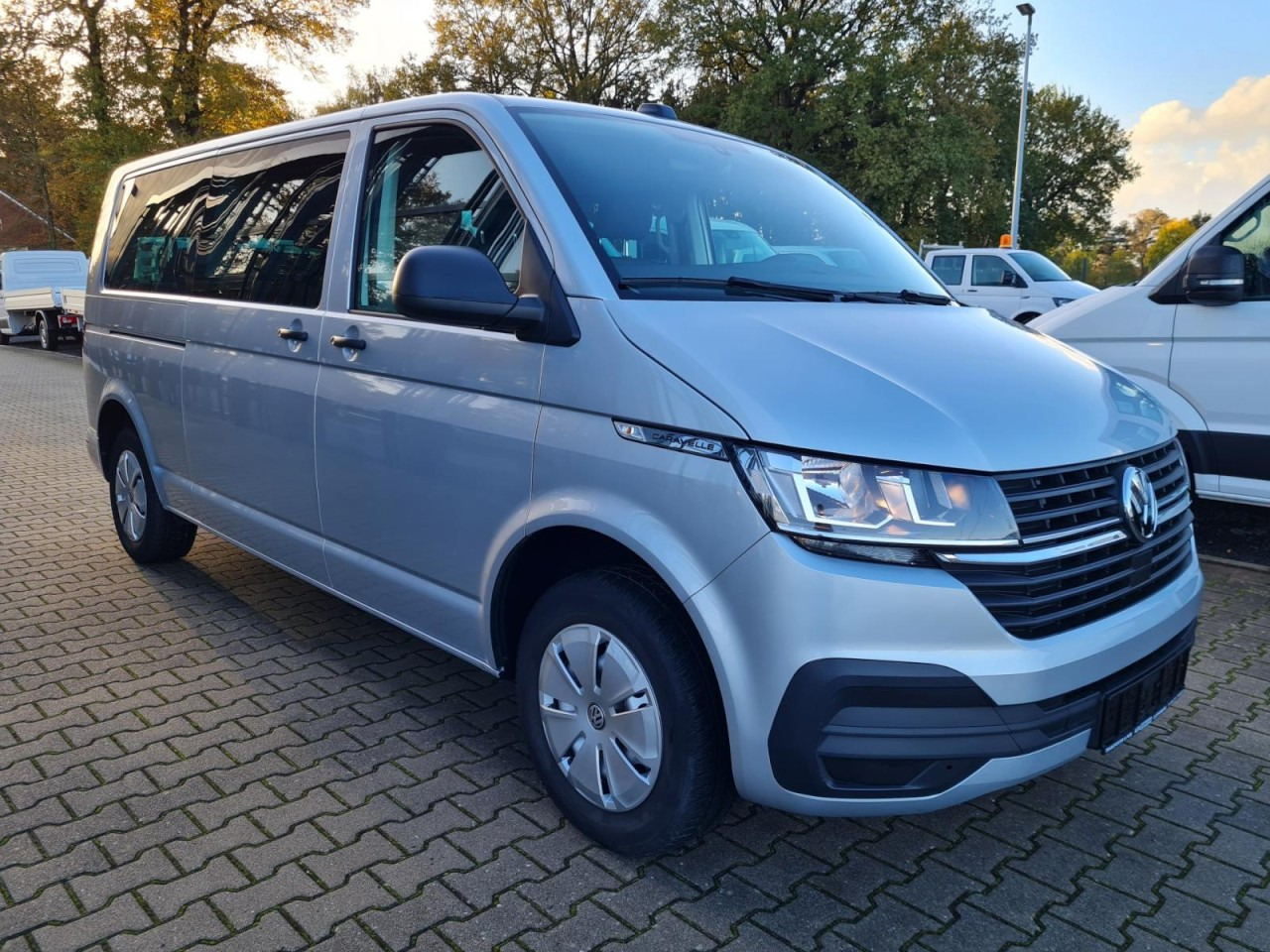 Volkswagen T6.1 Caravelle TDI lang 9 Sitzer 2 Schiebetüren Trendl. - Minibus, Mikrobus: zdjęcie 3 Volkswagen T6.1 Caravelle TDI lang 9 Sitzer 2 Schiebetüren Trendl. - Minibus, Mikrobus: zdjęcie 3