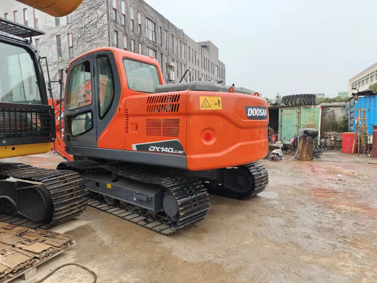 DOOSAN DX140 - Koparka: zdjęcie 2 DOOSAN DX140 - Koparka: zdjęcie 2
