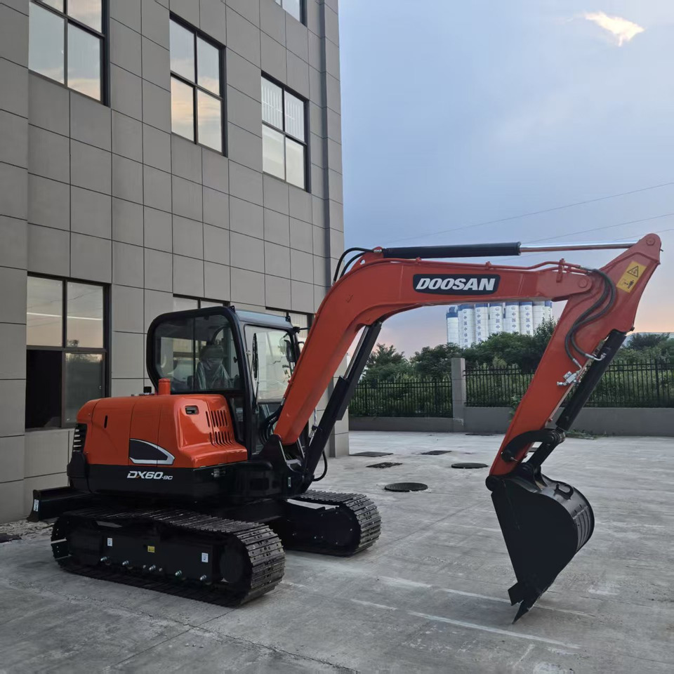 Doosan DX60 - Minikoparka: zdjęcie 4 Doosan DX60 - Minikoparka: zdjęcie 4