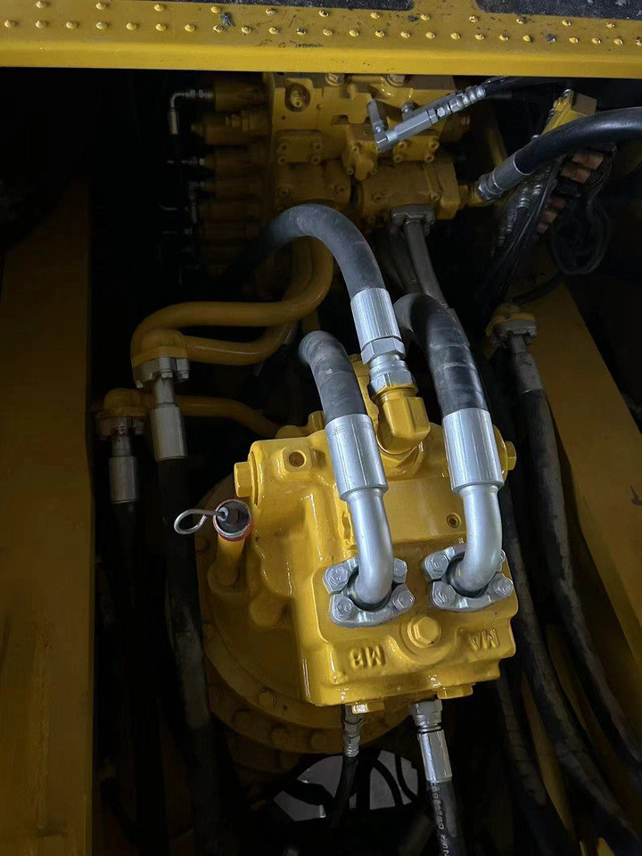 Koparka KOMATSU PC450-8: zdjęcie 7