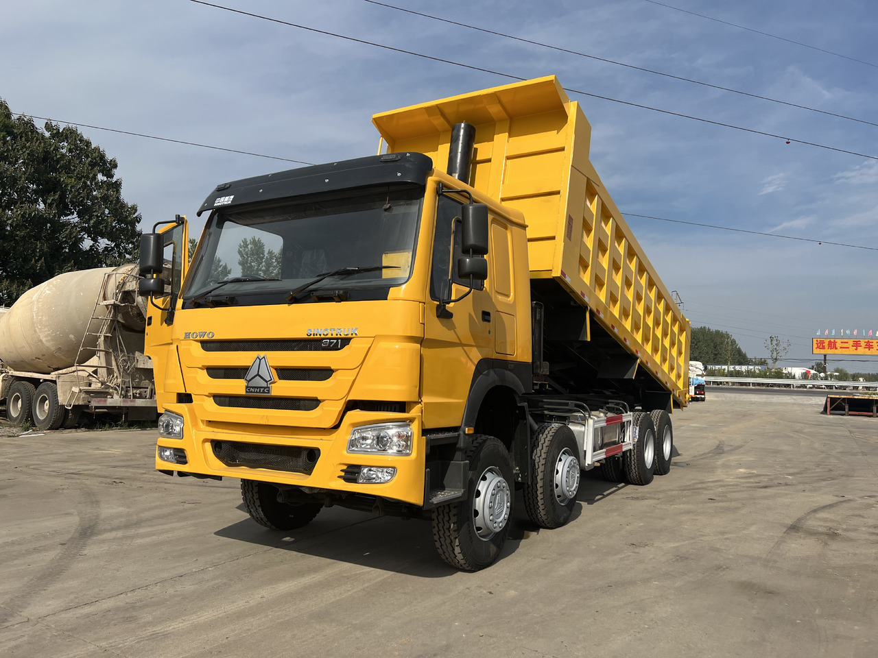 SINOTRUK HOWO 8*4 RHD - Wywrotka: zdjęcie 3 SINOTRUK HOWO 8*4 RHD - Wywrotka: zdjęcie 3