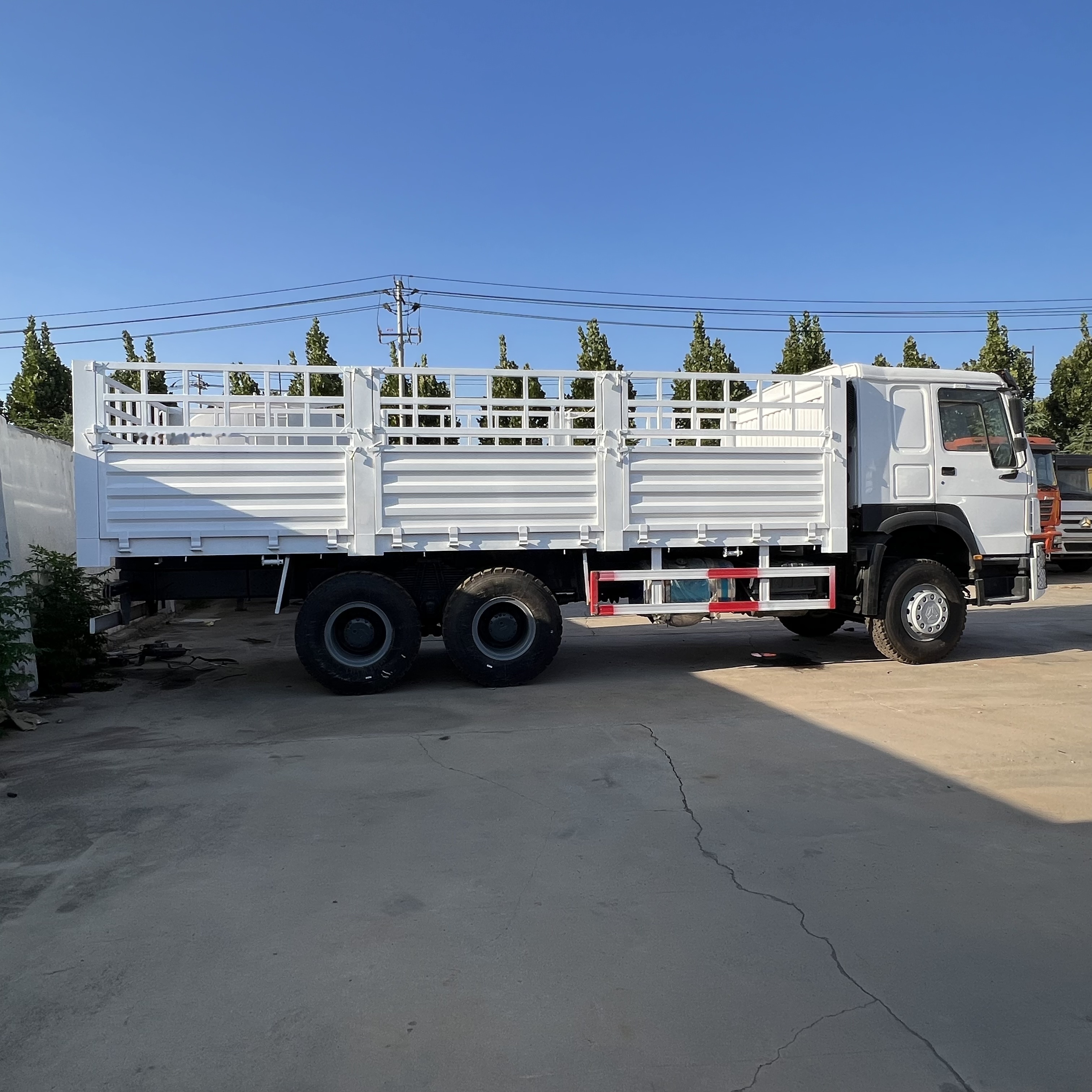 Sinotruk HOWO 371 6*4 Fence Truck - Samochód ciężarowy skrzyniowy/ Platforma: zdjęcie 5 Sinotruk HOWO 371 6*4 Fence Truck - Samochód ciężarowy skrzyniowy/ Platforma: zdjęcie 5