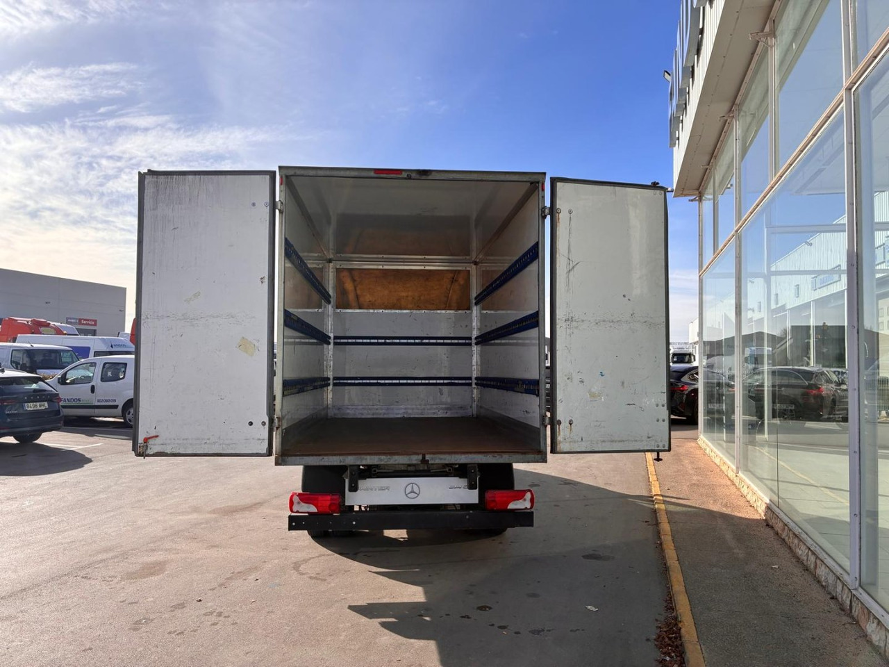 Caja cerrada Mercedes Sprinter 514 20m3 con puertas traseras - Dostawczy kontener: zdjęcie 5 Caja cerrada Mercedes Sprinter 514 20m3 con puertas traseras - Dostawczy kontener: zdjęcie 5