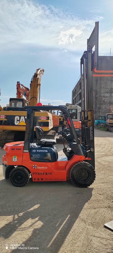 TOYOTA FD30 - Wózek widłowy diesel: zdjęcie 5 TOYOTA FD30 - Wózek widłowy diesel: zdjęcie 5