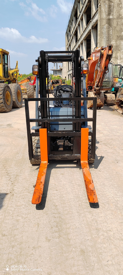 TOYOTA FD35 - Wózek widłowy diesel: zdjęcie 1 TOYOTA FD35 - Wózek widłowy diesel: zdjęcie 1