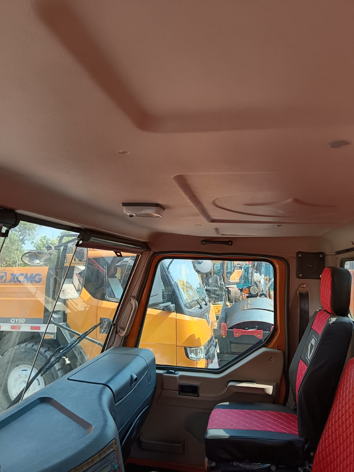 Dźwig samojezdny XCMG QY70K 70 TON: zdjęcie 7 Dźwig samojezdny XCMG QY70K 70 TON: zdjęcie 7