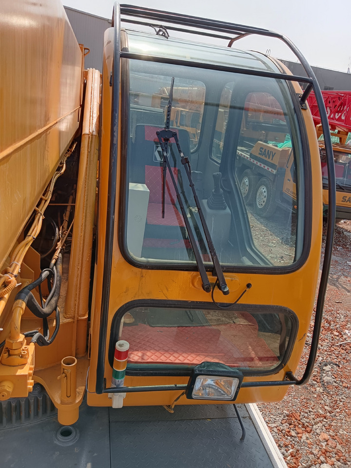 Dźwig samojezdny XCMG QY70K 70 TON: zdjęcie 15 Dźwig samojezdny XCMG QY70K 70 TON: zdjęcie 15