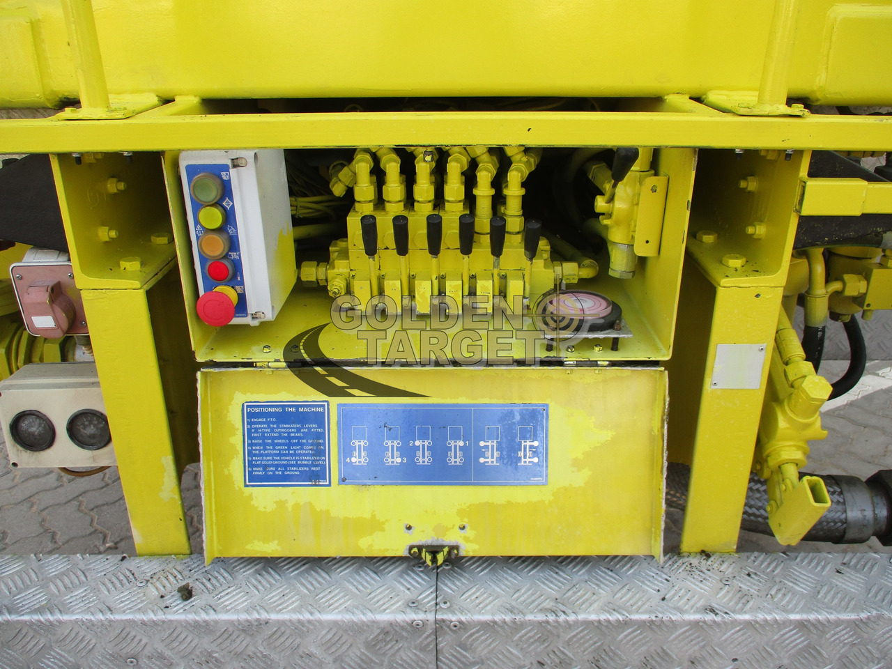 Samochód pożarniczy MERCEDES-BENZ 2638 6×4 MANLIFT TRUCK 1998: zdjęcie 18 Samochód pożarniczy MERCEDES-BENZ 2638 6×4 MANLIFT TRUCK 1998: zdjęcie 18