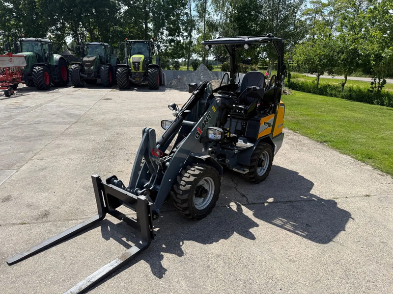 Giant 2300 HD NIEUW Shovel! Giant Kubota Giant 2300 HD NIEUW Shovel! Giant Kubota: zdjęcie 6 Giant 2300 HD NIEUW Shovel! Giant Kubota Giant 2300 HD NIEUW Shovel! Giant Kubota: zdjęcie 6