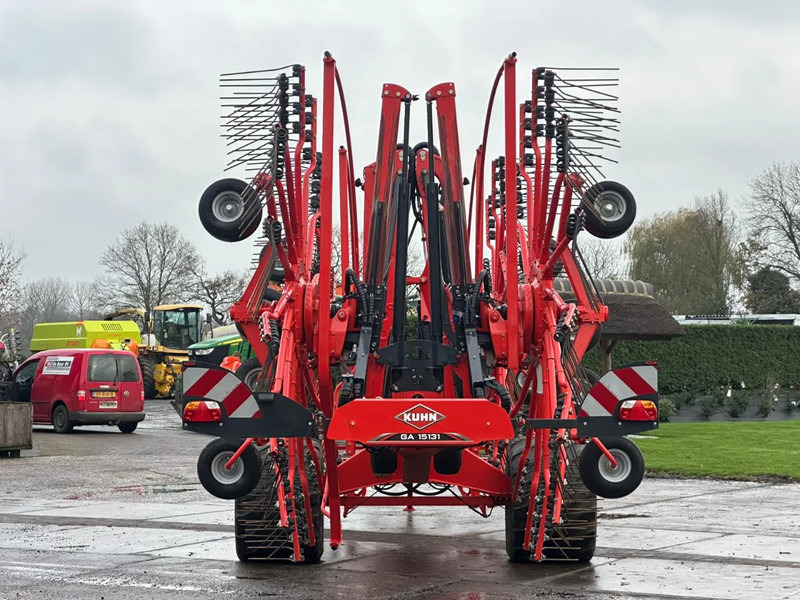 Kuhn GA 15131 Zwadhark 4 rotorhark 15 meter!! - Przetrząsacz: zdjęcie 3 Kuhn GA 15131 Zwadhark 4 rotorhark 15 meter!! - Przetrząsacz: zdjęcie 3