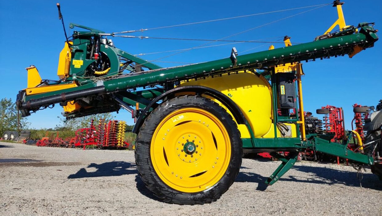 Danfoil ConCorde 3000L - 24m med GPS - Opryskiwacz przyczepiany: zdjęcie 2 Danfoil ConCorde 3000L - 24m med GPS - Opryskiwacz przyczepiany: zdjęcie 2