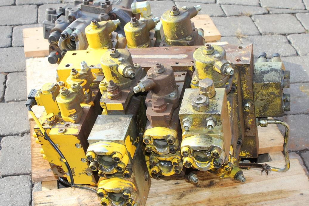 Furukawa W 735 - Zawór hydrauliczny do Maszyn budowlanych: zdjęcie 1 Furukawa W 735 - Zawór hydrauliczny do Maszyn budowlanych: zdjęcie 1