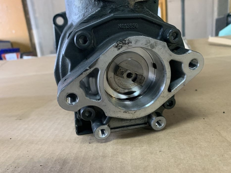 Knorr-Bremse podwójny używany do naprawy LK4936 IVECO Stralis Euro 5, LK4936 450KM, 2012r- truck - Sprężarka do Samochodów ciężarowych: zdjęcie 4 Knorr-Bremse podwójny używany do naprawy LK4936 IVECO Stralis Euro 5, LK4936 450KM, 2012r- truck - Sprężarka do Samochodów ciężarowych: zdjęcie 4