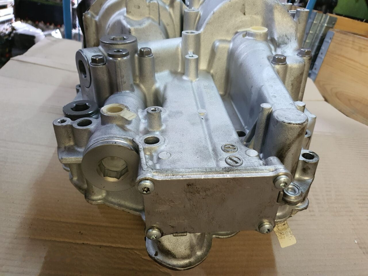 Mann-Filter MAN EURO 6 TGA TGX MAN TGX / TGS Euro 6 truck - Filtr olejowy do Samochodów ciężarowych: zdjęcie 2 Mann-Filter MAN EURO 6 TGA TGX MAN TGX / TGS Euro 6 truck - Filtr olejowy do Samochodów ciężarowych: zdjęcie 2