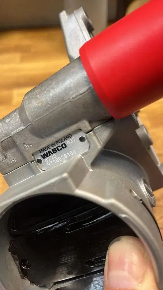 NOWY ZAWÓR PARKUJĄCO LUZUJĄCY WABCO 9710029100 - Zawór hamulcowy do Samochodów ciężarowych: zdjęcie 2 NOWY ZAWÓR PARKUJĄCO LUZUJĄCY WABCO 9710029100 - Zawór hamulcowy do Samochodów ciężarowych: zdjęcie 2