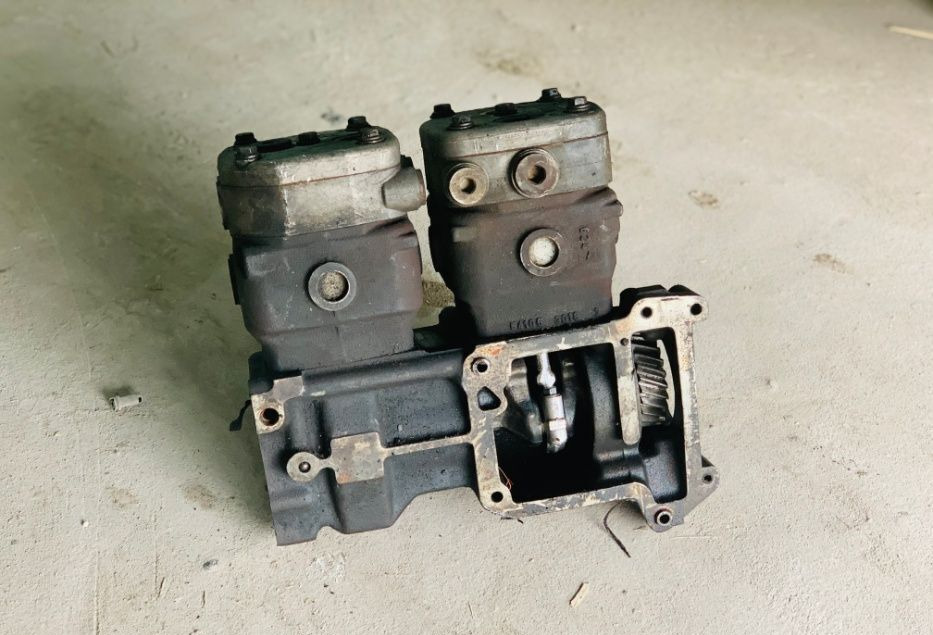 WABCO 2 cylindry oryginał 51.54112-3028 MAN TGA 51.54112-3028 - Sprężarka do Samochodów ciężarowych: zdjęcie 1 WABCO 2 cylindry oryginał 51.54112-3028 MAN TGA 51.54112-3028 - Sprężarka do Samochodów ciężarowych: zdjęcie 1