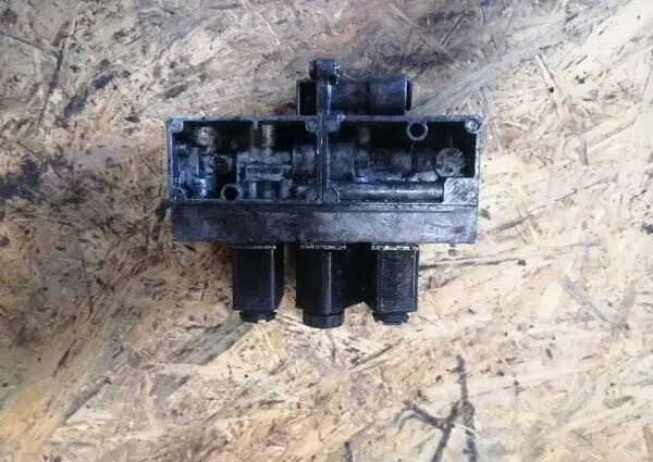 ZAWÓR OTWIERANIA DRZWI 3 CEWKI WABCO DO AUTOBUSÓW MERCEDES MAN D 472600022 - Zawór hamulcowy do Samochodów ciężarowych: zdjęcie 1 ZAWÓR OTWIERANIA DRZWI 3 CEWKI WABCO DO AUTOBUSÓW MERCEDES MAN D 472600022 - Zawór hamulcowy do Samochodów ciężarowych: zdjęcie 1