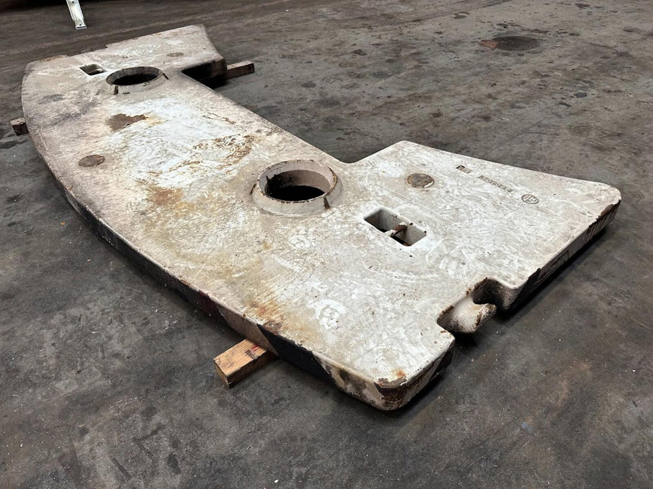 FAUN ATF 50-3 counterweight 1,1 ton - Przeciwwaga do Dźwigów samojezdnych: zdjęcie 4 FAUN ATF 50-3 counterweight 1,1 ton - Przeciwwaga do Dźwigów samojezdnych: zdjęcie 4