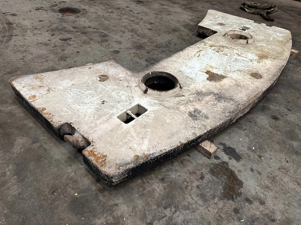 FAUN ATF 50-3 counterweight 1,1 ton - Przeciwwaga do Dźwigów samojezdnych: zdjęcie 3 FAUN ATF 50-3 counterweight 1,1 ton - Przeciwwaga do Dźwigów samojezdnych: zdjęcie 3