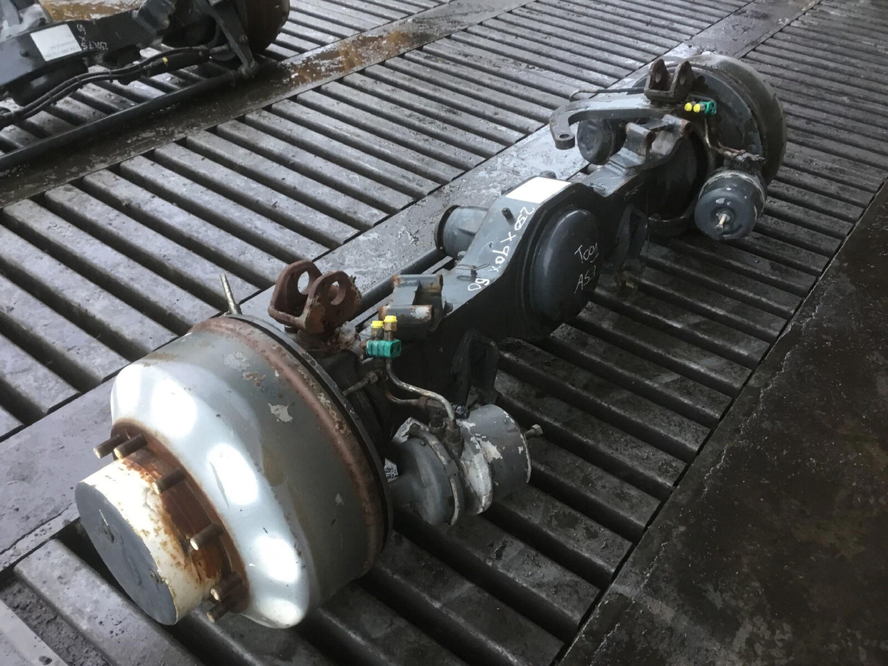 Liebherr LTM 1045-3.1 axle 1 - Most i części do Dźwigów samojezdnych: zdjęcie 3 Liebherr LTM 1045-3.1 axle 1 - Most i części do Dźwigów samojezdnych: zdjęcie 3