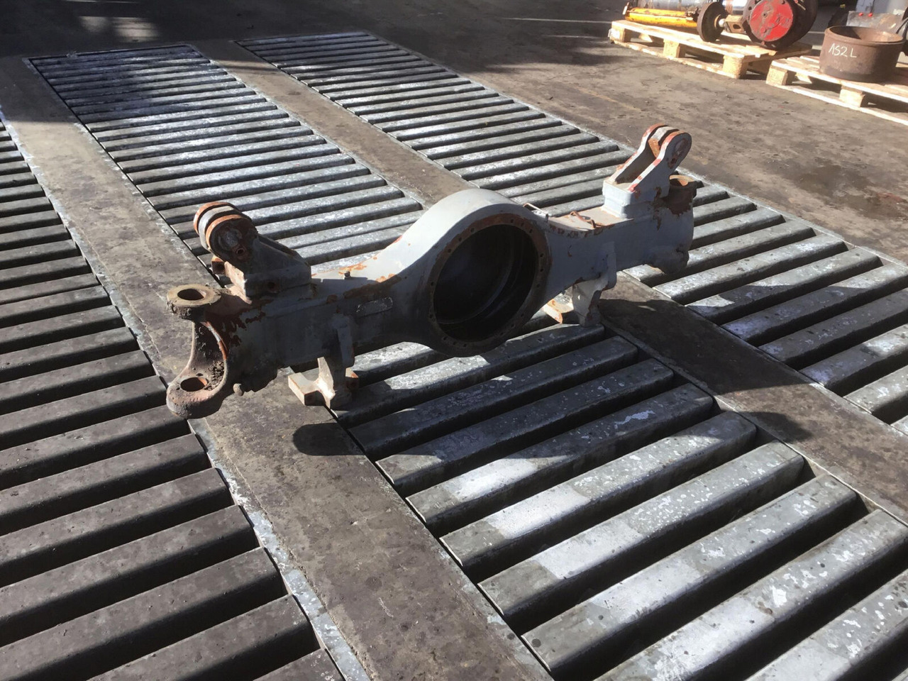 Liebherr LTM 1050-1 axle housing axle 3 - Most i części do Dźwigów samojezdnych: zdjęcie 4 Liebherr LTM 1050-1 axle housing axle 3 - Most i części do Dźwigów samojezdnych: zdjęcie 4