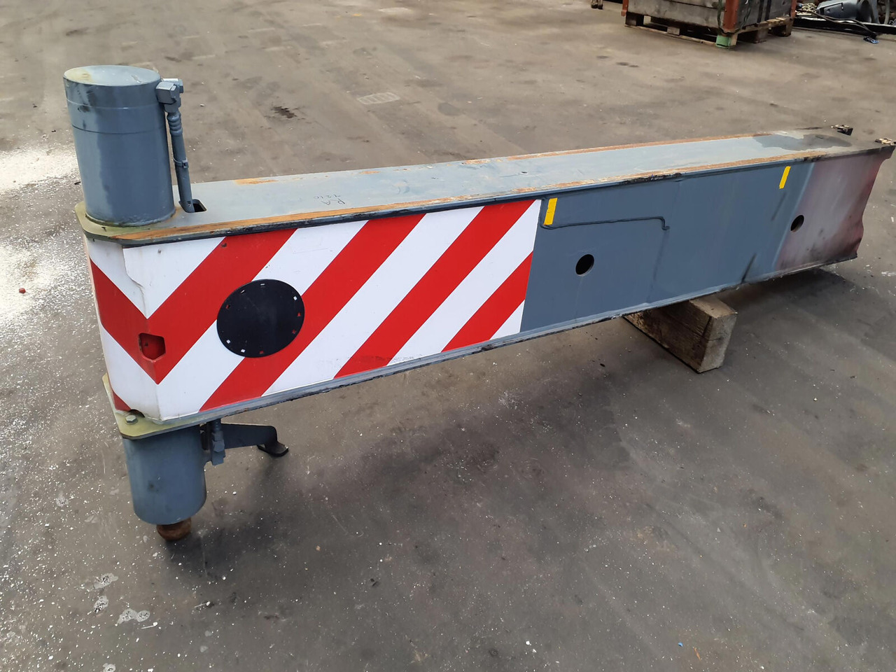 Liebherr LTM 1070-4.1 outrigger beam complete rear - Zawieszenie do Dźwigów samojezdnych: zdjęcie 2 Liebherr LTM 1070-4.1 outrigger beam complete rear - Zawieszenie do Dźwigów samojezdnych: zdjęcie 2