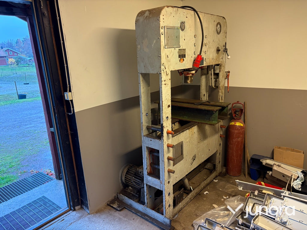 Hydraulpress - Hiab H100E, 100 ton - Prasa krawędziowa: zdjęcie 4 Hydraulpress - Hiab H100E, 100 ton - Prasa krawędziowa: zdjęcie 4