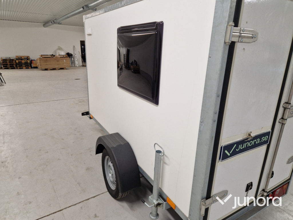 Mini Camper / Släp - Tomplan - Przyczepa kempingowa: zdjęcie 2 Mini Camper / Släp - Tomplan - Przyczepa kempingowa: zdjęcie 2