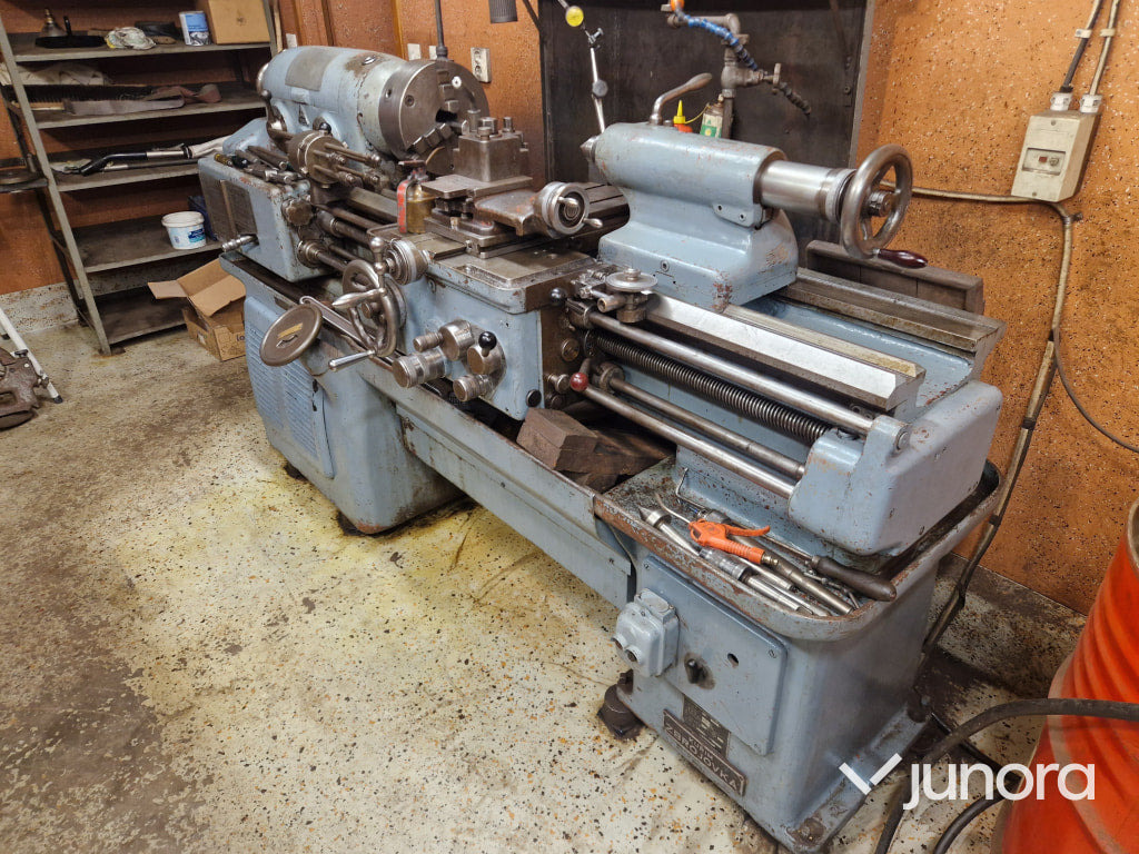 Svarv – TOS SV13R, medföljande tillbehör - Tokarka do metalu: zdjęcie 1 Svarv – TOS SV13R, medföljande tillbehör - Tokarka do metalu: zdjęcie 1