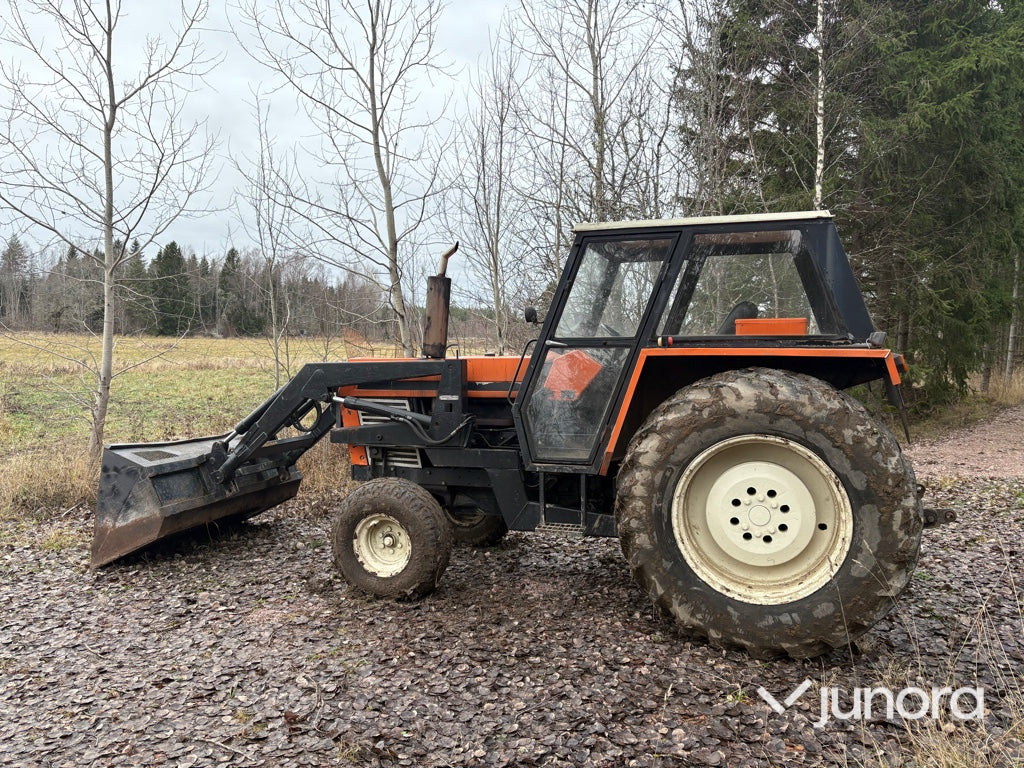 Traktor+ Frontlastare - Ursus, C 385 - Ciągnik rolniczy: zdjęcie 3 Traktor+ Frontlastare - Ursus, C 385 - Ciągnik rolniczy: zdjęcie 3