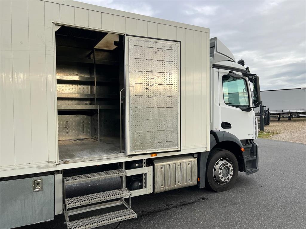 Mercedes-Benz Antos 1824 LnR - Samochód ciężarowy furgon: zdjęcie 4 Mercedes-Benz Antos 1824 LnR - Samochód ciężarowy furgon: zdjęcie 4