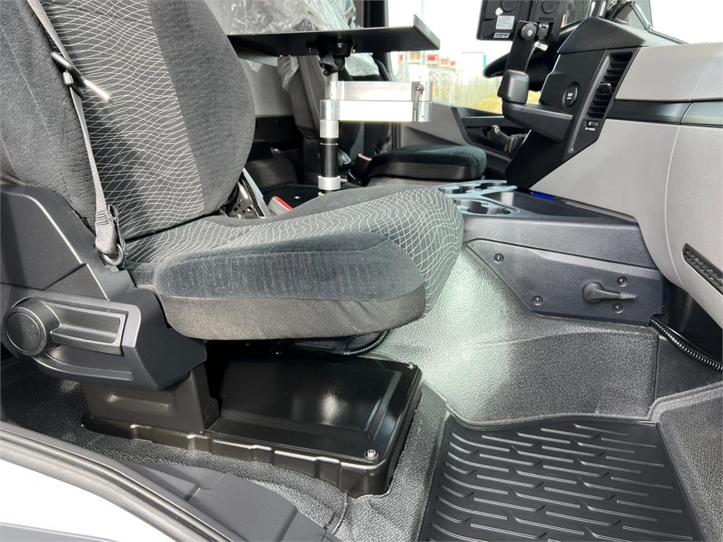 Samochód ciężarowy furgon Mercedes-Benz Antos 1824 LnR: zdjęcie 18 Samochód ciężarowy furgon Mercedes-Benz Antos 1824 LnR: zdjęcie 18