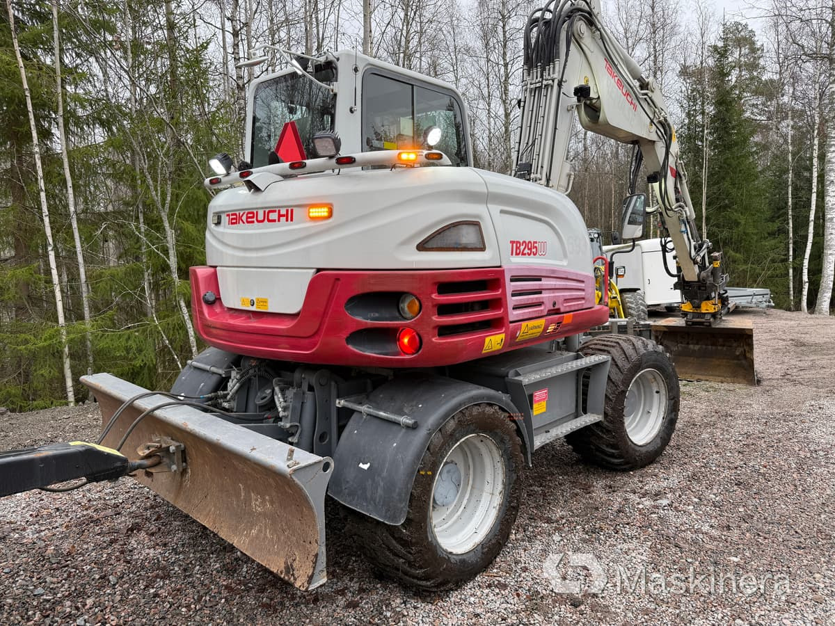 Hjulgrävare Takeuchi TB295W med vagn & redskap - Koparka gąsienicowa: zdjęcie 3 Hjulgrävare Takeuchi TB295W med vagn & redskap - Koparka gąsienicowa: zdjęcie 3