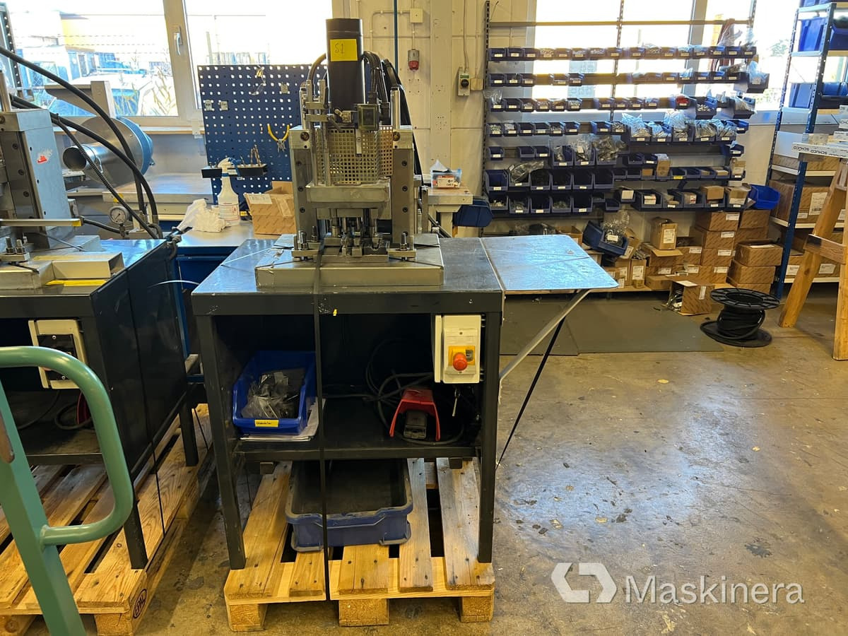 Hydraulisk press Santas Mekaniska DS88 - Prasa krawędziowa: zdjęcie 1 Hydraulisk press Santas Mekaniska DS88 - Prasa krawędziowa: zdjęcie 1