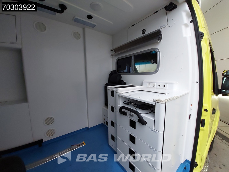 Pogotowie Mercedes-Benz Sprinter 319 CDI 3.0L V6 Ambulance 190PK L2H2 LED Airco Cruise Camera MBUX CarPlay Euro6 Krankenwagen Rettungswagen L2 8m3 Airco Cruise c: zdjęcie 16 Pogotowie Mercedes-Benz Sprinter 319 CDI 3.0L V6 Ambulance 190PK L2H2 LED Airco Cruise Camera MBUX CarPlay Euro6 Krankenwagen Rettungswagen L2 8m3 Airco Cruise c: zdjęcie 16