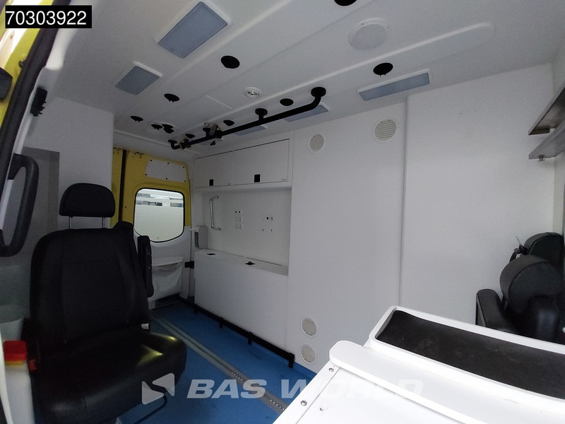 Pogotowie Mercedes-Benz Sprinter 319 CDI 3.0L V6 Ambulance 190PK L2H2 LED Airco Cruise Camera MBUX CarPlay Euro6 Krankenwagen Rettungswagen L2 8m3 Airco Cruise c: zdjęcie 17 Pogotowie Mercedes-Benz Sprinter 319 CDI 3.0L V6 Ambulance 190PK L2H2 LED Airco Cruise Camera MBUX CarPlay Euro6 Krankenwagen Rettungswagen L2 8m3 Airco Cruise c: zdjęcie 17