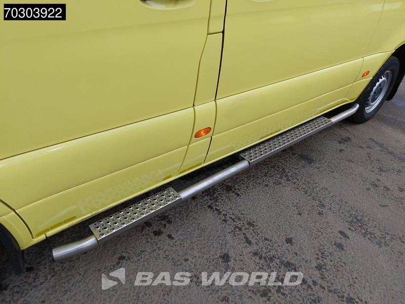 Pogotowie Mercedes-Benz Sprinter 319 CDI 3.0L V6 Ambulance 190PK L2H2 LED Airco Cruise Camera MBUX CarPlay Euro6 Krankenwagen Rettungswagen L2 8m3 Airco Cruise c: zdjęcie 9 Pogotowie Mercedes-Benz Sprinter 319 CDI 3.0L V6 Ambulance 190PK L2H2 LED Airco Cruise Camera MBUX CarPlay Euro6 Krankenwagen Rettungswagen L2 8m3 Airco Cruise c: zdjęcie 9