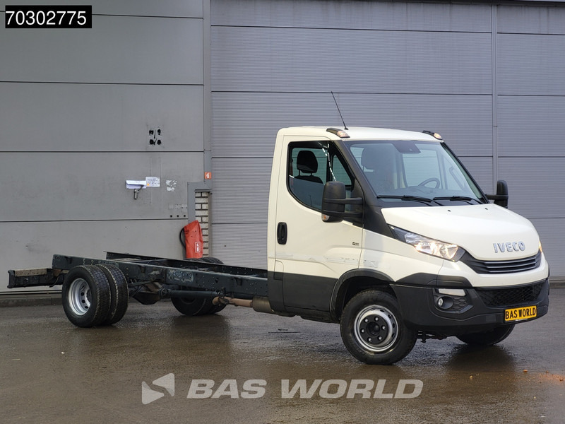 Iveco Daily 70C21 3.0L Automaat Luchtvering 435cm WB 210PK Chassis Cabine Airco Cruise Standkachel Euro6 Chassis Fahrgestell Airco Cruise co - Samochód dostawczy: zdjęcie 3 Iveco Daily 70C21 3.0L Automaat Luchtvering 435cm WB 210PK Chassis Cabine Airco Cruise Standkachel Euro6 Chassis Fahrgestell Airco Cruise co - Samochód dostawczy: zdjęcie 3