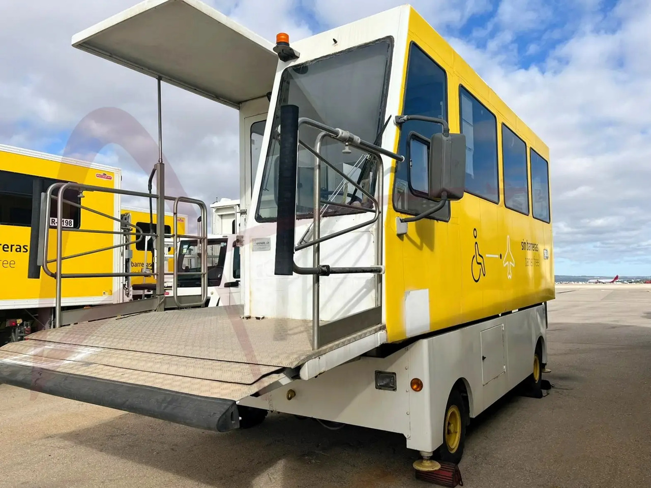 AEROFABRIL 6C-4M-ALT.6 - Ambulift: zdjęcie 2 AEROFABRIL 6C-4M-ALT.6 - Ambulift: zdjęcie 2