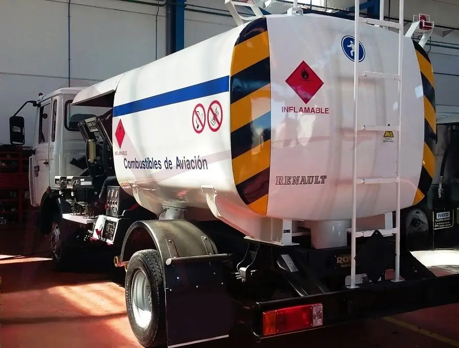 AVGAS B-100 - Samochód ciężarowy cysterna: zdjęcie 3 AVGAS B-100 - Samochód ciężarowy cysterna: zdjęcie 3